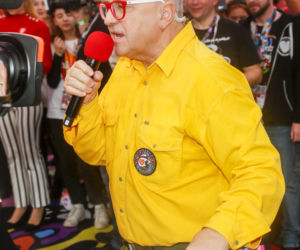 Jerzy Owsiak na przestrzeni lat. Tak zmieniał się jego charakterystyczny wizerunek