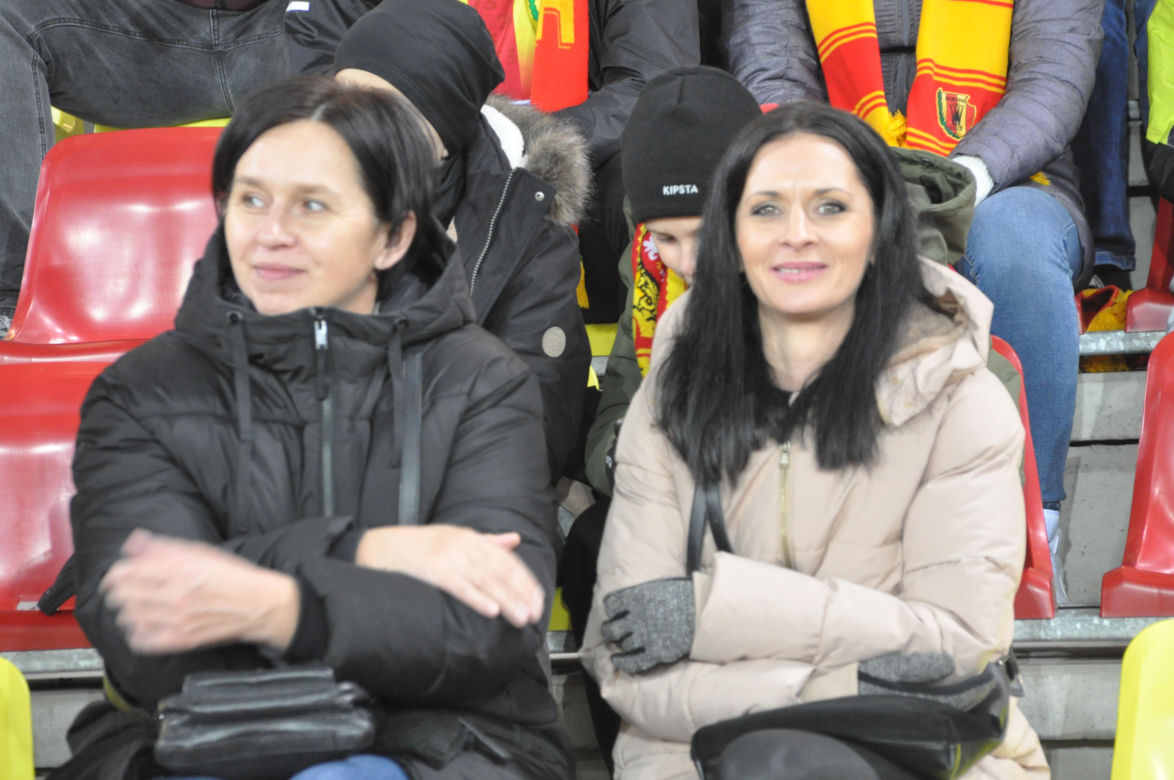 Żółto-czerwono na Suzuki Arenie! Zdjęcia kibiców na meczu Korona Kielce - Jagiellonia Białystok