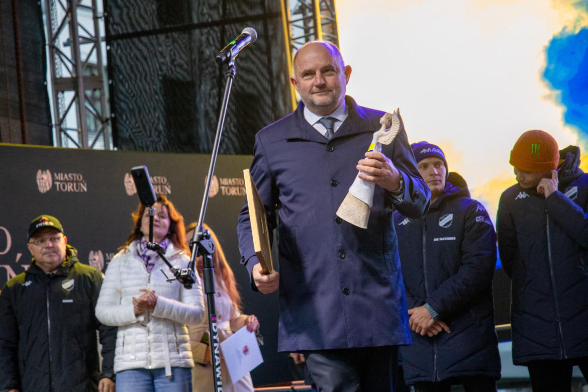 Mistrzowska feta Apatora na Rynku Staromiejskim w Toruniu