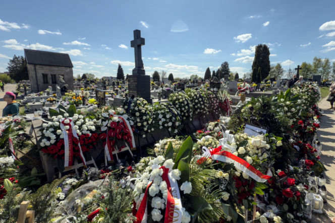 Pożar na grobie Łukasza Litewki