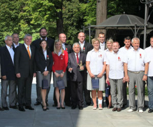 Lech Kaczyński i Jarosław Kaczyński na sportowych zdjęciach