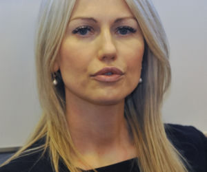 Twarz Magdaleny Ogórek z bliska