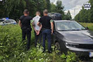 Napad z nożem w Pyrzowicach. 19-latek uciekł, ale plan szybko się posypał
