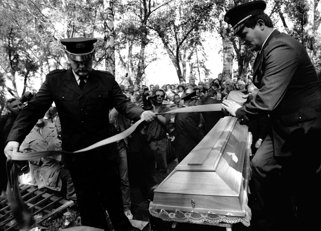 Warszawa. Wstrząsające podwójne morderstwo sprzed 30 lat. Trwa śledztwo w sprawie zabicia byłego polskiego premiera i jego żony