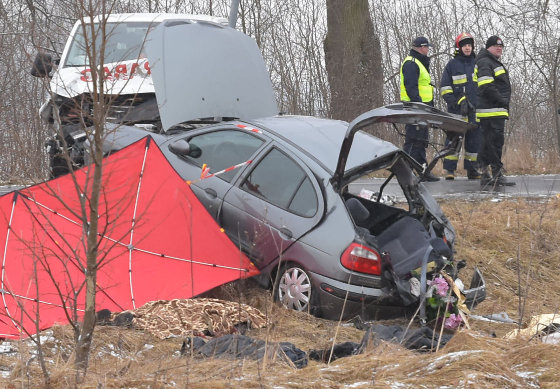 Cztery osoby zginęły w wypadku. Tragedia w Załuskach
