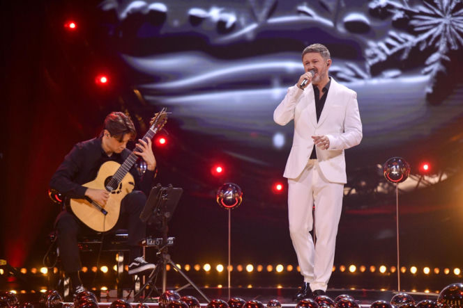 Kacper Dworniczak podczas występu z Andrzejem Piasecznym