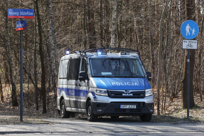 Strzały w łódzkiej fabryce, 400 osób ewakuowanych. Trwa obława