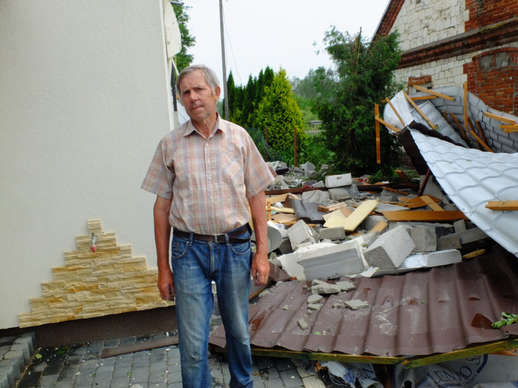 Przez gminę Wilków przeszła potężna nawałnica. Kilkadziesiąt budynków jest zniszczonych