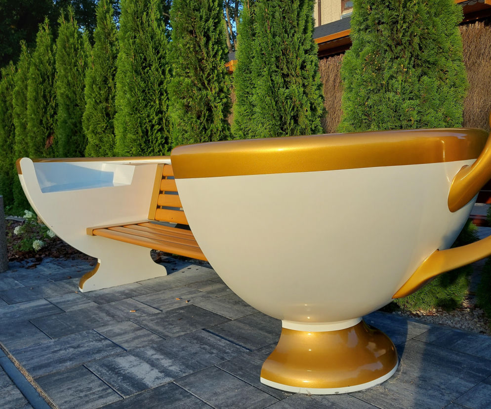 Luksusowa porcelana i finansowe dno? Wielki paradoks słynnego miasteczka w Świętokrzyskiem