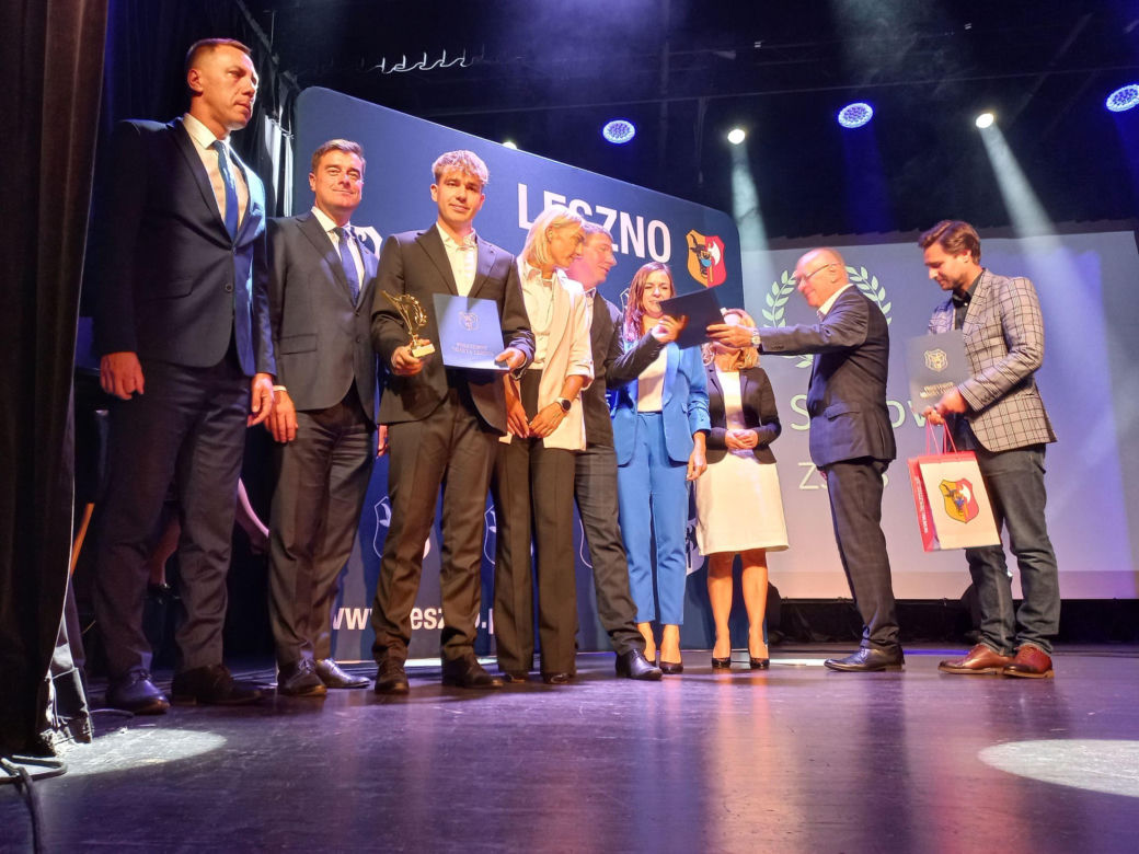 Wręczono Leszczyńskie Laury Oświaty. Zdolnym uczniom ze szkół w Lesznie