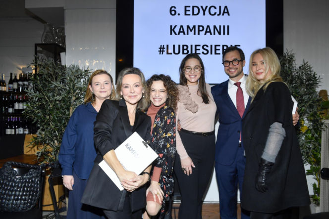 Sadowska w brązie, Richardson w czerwieni, Kumorek z dredami. Co za stylizacje!