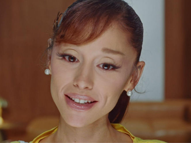 Ariana Grande w teledysku do "petal"