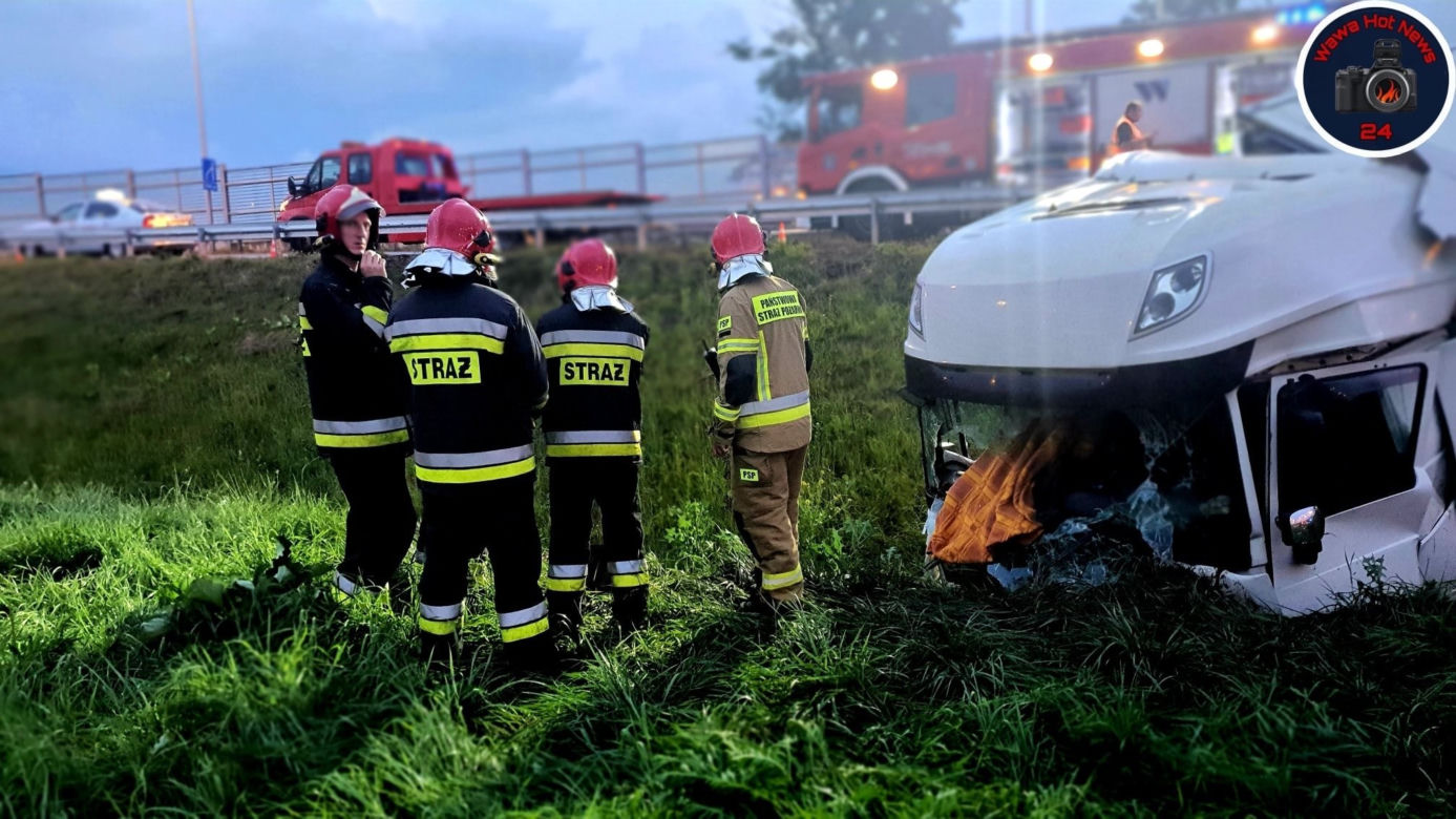 Ciężarówka przebiła bariery na S8