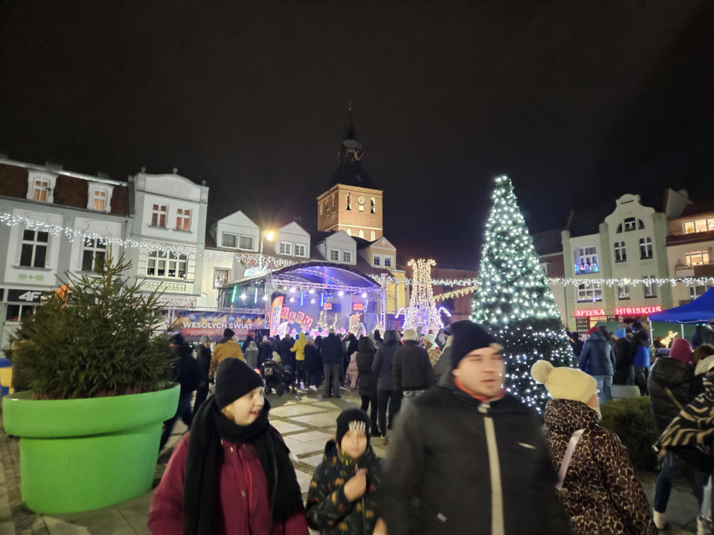 Jarmark Świąteczny w Biskupcu. Na scenie wystąpił zespół Arka Noego [ZDJĘCIA]