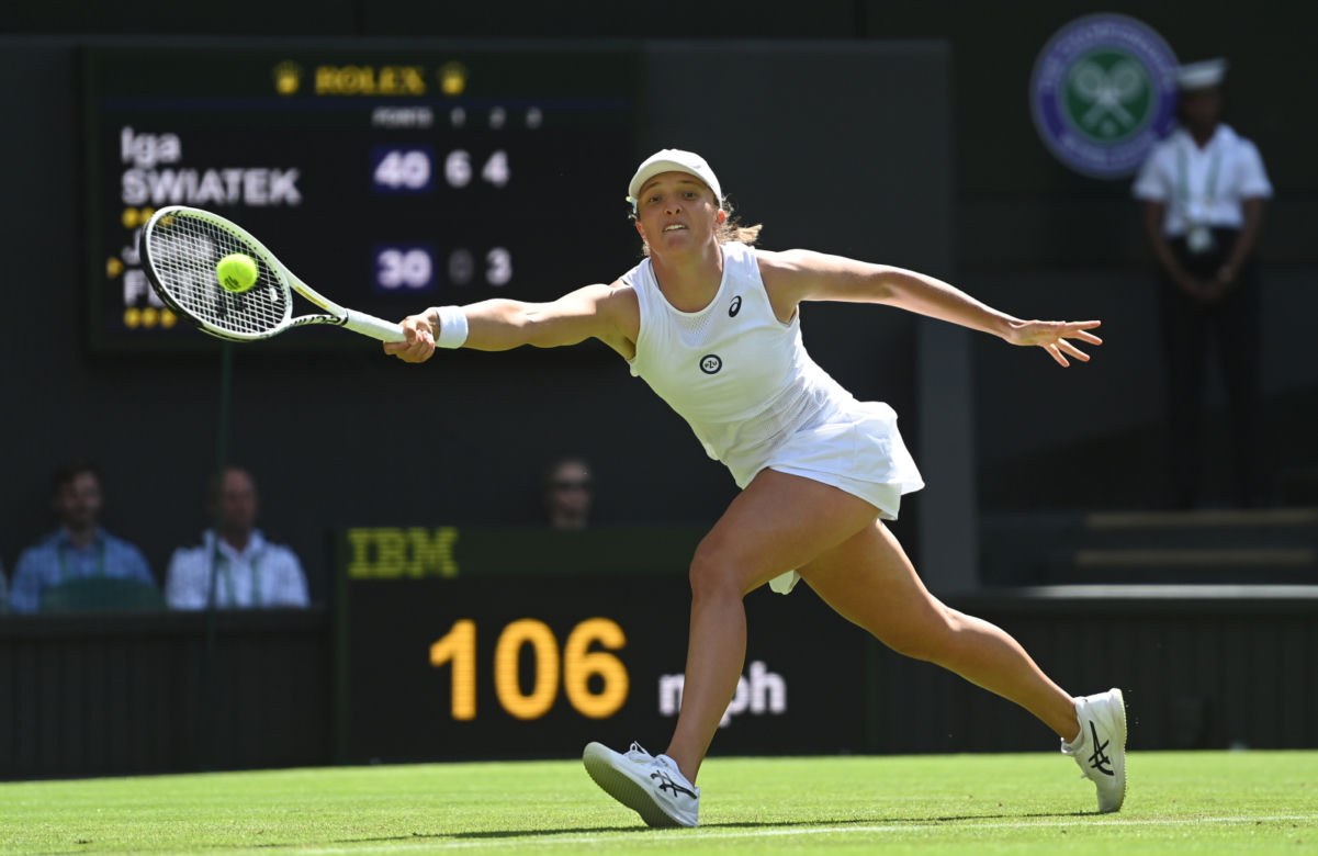 Iga Świątek awansowała do drugiej rundy Wimbledonu