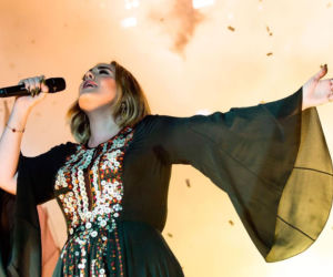 Adele odwolała koncerty bo nie chciała fruwać nad basenem na scenie
