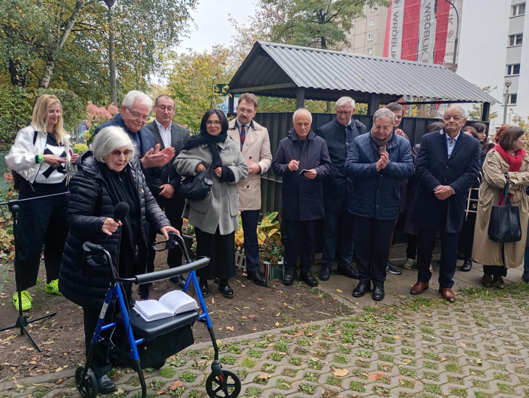 Nowy mural w Krakowie na cześć Andrzeja Wajdy. Żona reżysera nie kryje zachwytu