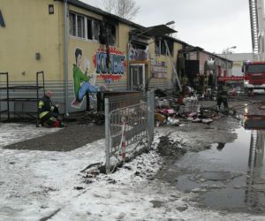 Ogromny pożar hurtowni papierniczej na ul. Szajnochy w Bydgoszczy! [ZDJĘCIA]