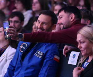 Sławosz Uznański-Wiśniewski przyciągnął tłumy do Auli UMK w Toruniu