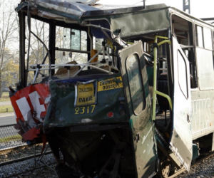 WROCŁAW: Zderzenie trzech TRAMWAJÓW - YOUTUBE, 21 osób RANNYCH