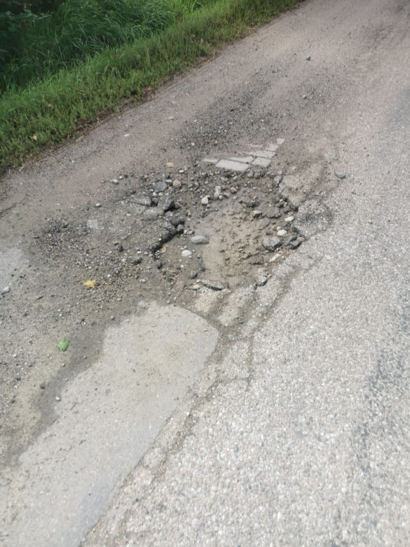 Siemiątkowo. Kto remontował te drogi?! "Być może to fenomen w skali kraju i świata"