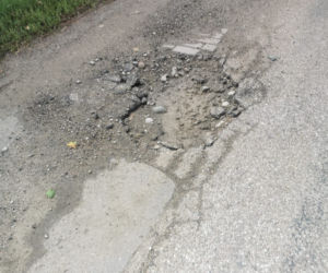 Siemiątkowo. Kto remontował te drogi?! Być może to fenomen w skali kraju i świata