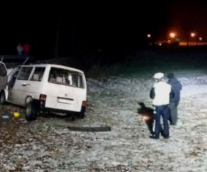 Tragiczny wypadek busa w Bukowcu. Nie żyje 38-letni mężczyzna! [ZDJĘCIA]