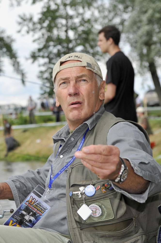 Karol Strasburger ćwiczy