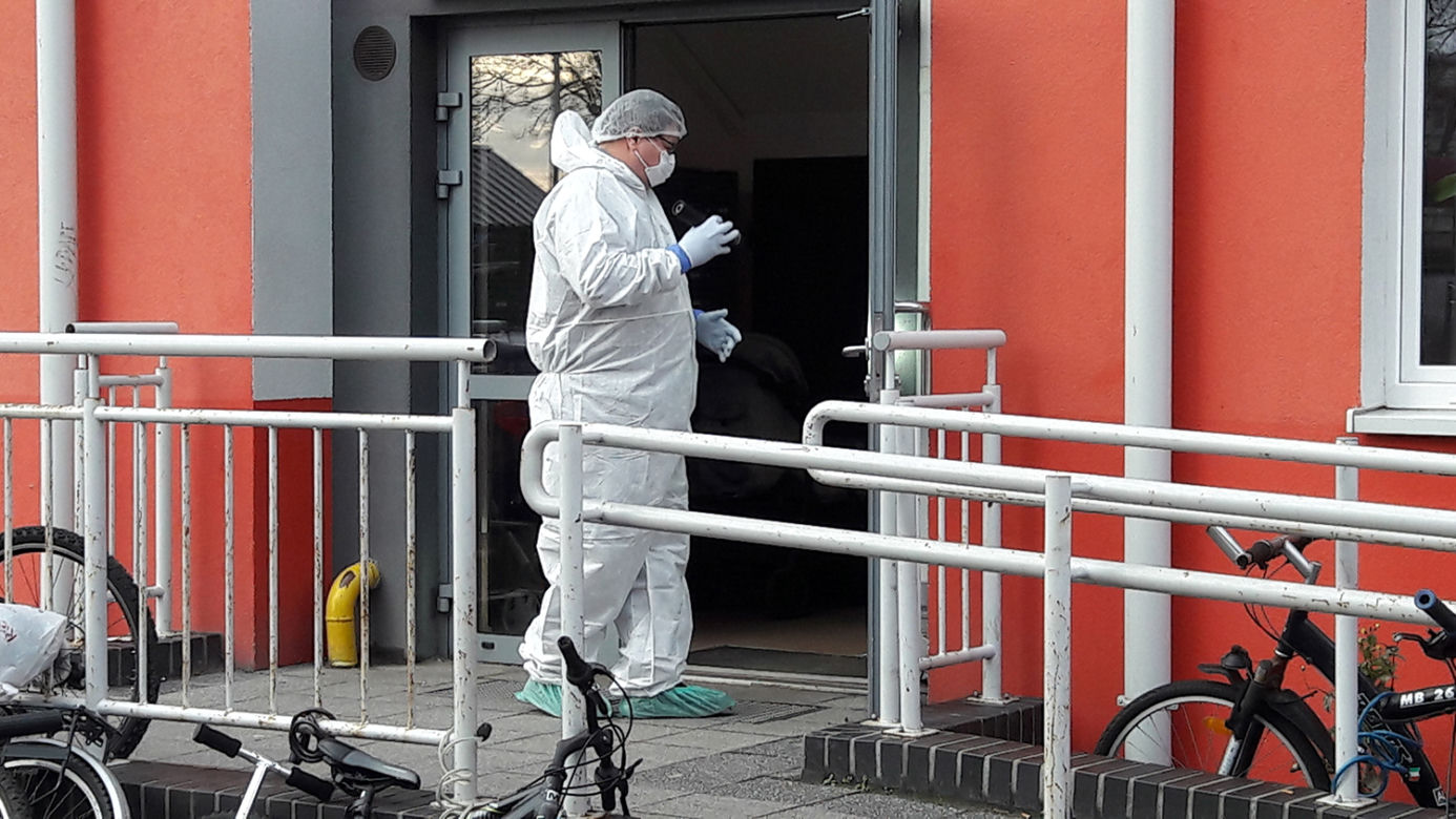 Kołobrzeg. Morderstwo 17-latka na klatce schodowej