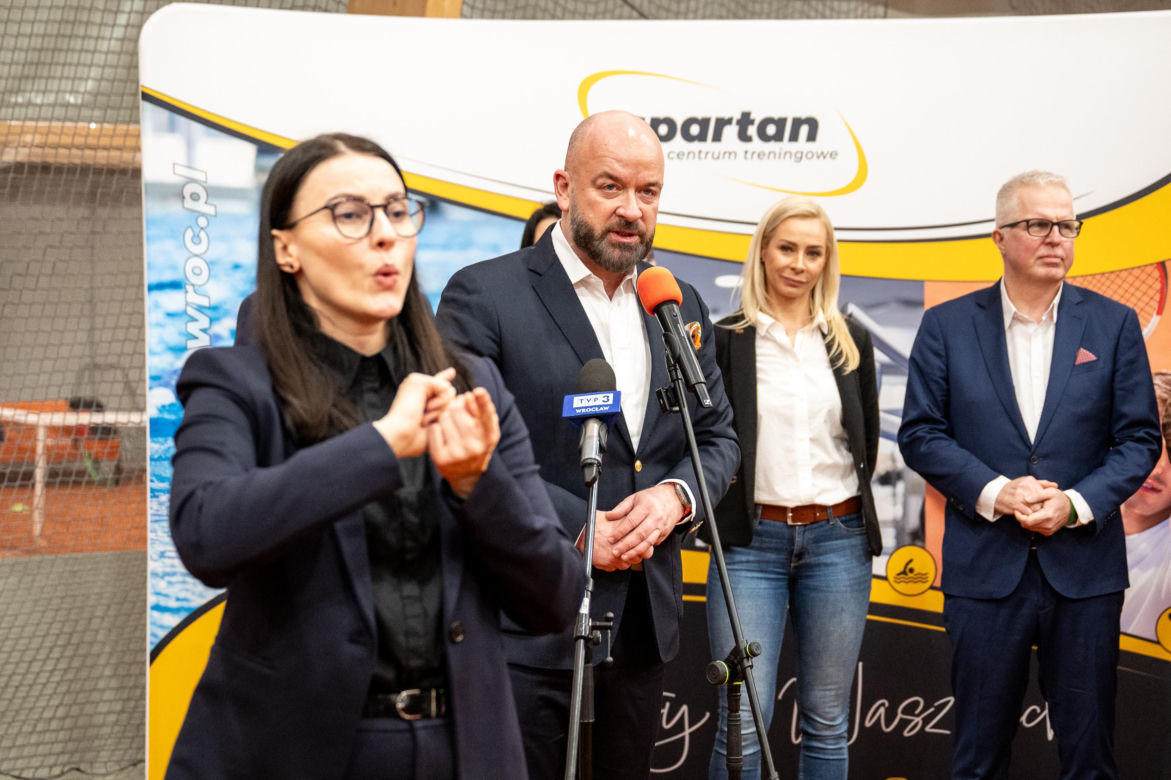 Nowa hala tenisowa przy ul.Spiskiej we Wrocławiu już otwarta