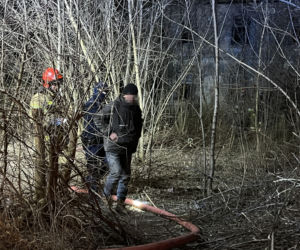 Pożar w Markach. Strażacy uratowali pijanego bezdomnego!