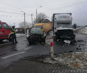 GROŹNY WYPADEK pod Wieluniem. POWAŻNIE RANNY 40-letni kierowca!
