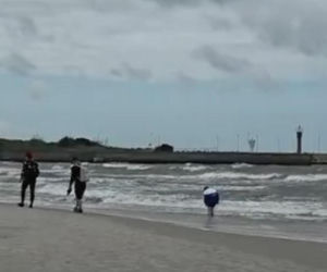 Jak zgubić dziecko na plaży? Właśnie tak! Dyrektor SAR pokazał szokujące nagranie: „Opamiętajcie się!”