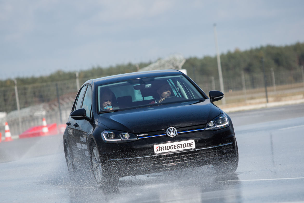 Bridgestone Weather Control A005 zaskoczyła mnie na torze