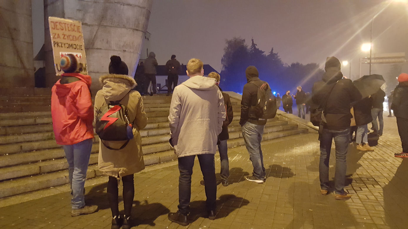 "Rewolucja trwa nadal”! Strajk Kobiet znów w Rzeszowie! [ZDJĘCIA, WIDEO]