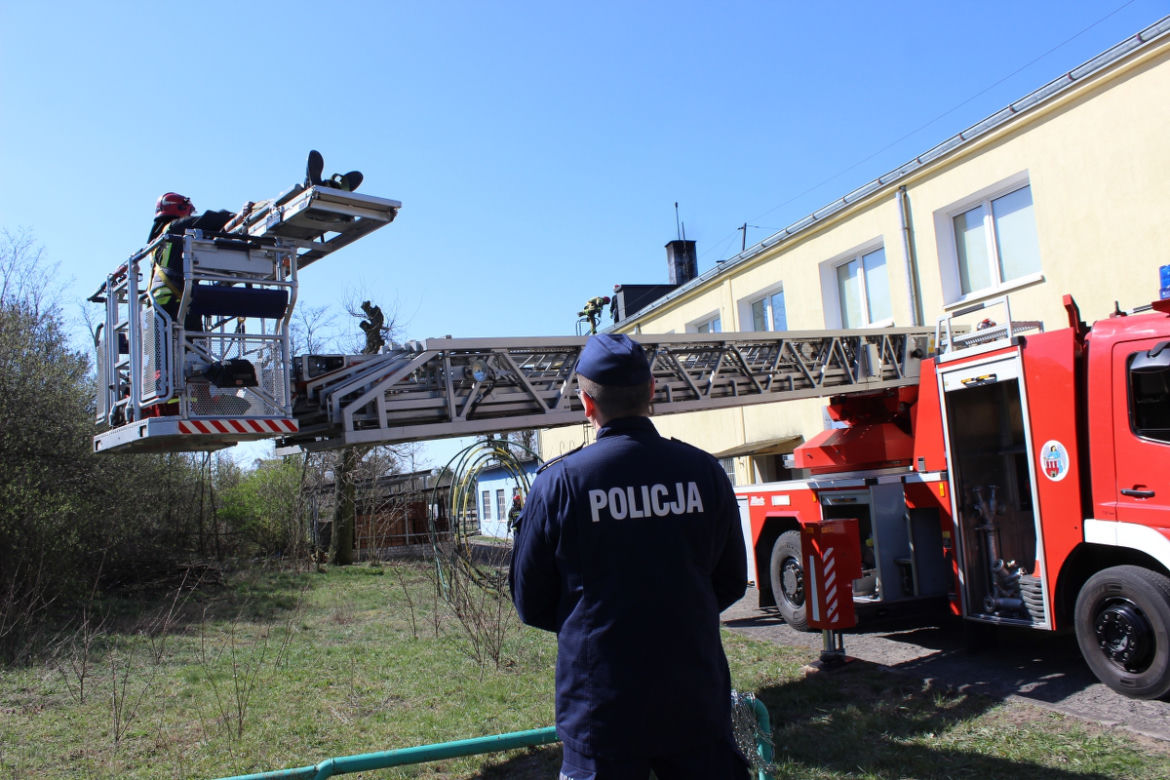Dramatyczne sceny na toruńskim lotnisku. Efektowne ćwiczenia służb