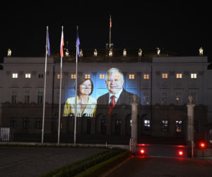 Marsz Pamięci PiS przeszedł ulicami Warszawy. To już 16 lat po katastrofie smoleńskiej