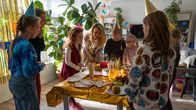 Na dobre i na złe odc. 981. Agata (Emilia Komarnicka), Mania (Apolonia Szwed)