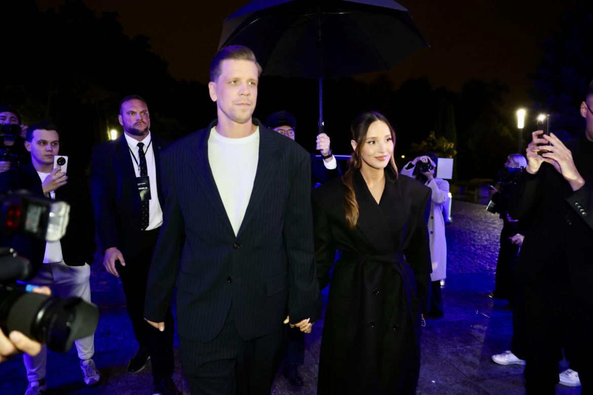 Wojciech Szczęsny ż żoną po premierze