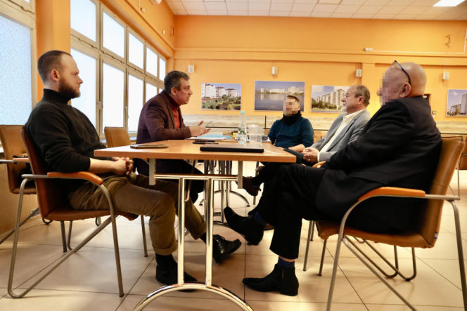 Śmieci, smród i strach na Gocławiu. Sąsiad zbieracz terroryzuje mieszkańców. "On potrzebuje pomocy"