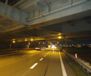 Tir zniszczył wiadukt na A2