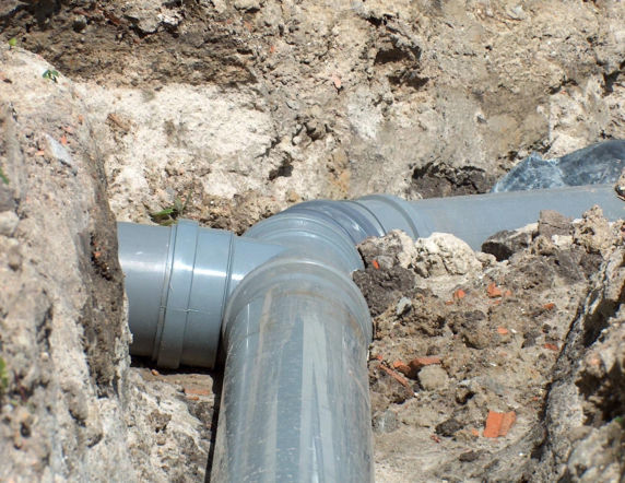 Zewnętrzne przewody instalacji wodno-kanalizacyjnej powinny być układanie poniżej strefy przemarzania gruntu