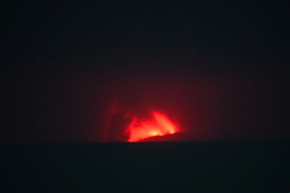 Erupcja wulkanu Anak Krakatau drugi dzień paraliżuje ruch lotniczy
