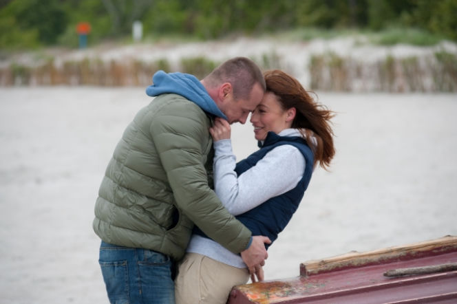 Lekarze 3 sezon odcinek 3 (odc. 29). Alicja (Magdalena Różczka), Maks (Paweł Małaszyński)