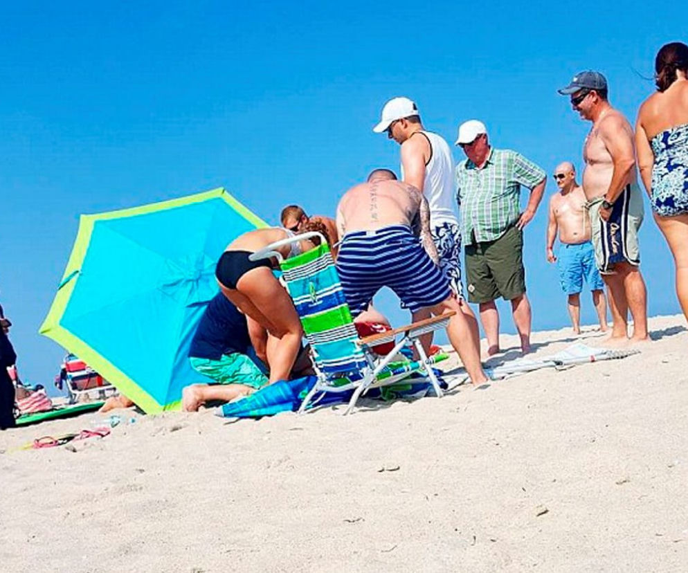 Parasol plażowy przebil 67-latkę
