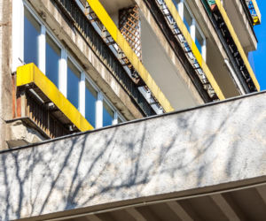 Blok Młotek na Smolnej 8 w Warszawie