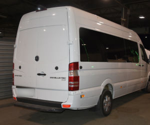 Medyka: Straż Graniczna zatrzymała busa. Kierowca na Ukrainę poszedł pieszo