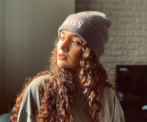 Te fryzury są idealne do noszenia z czapką