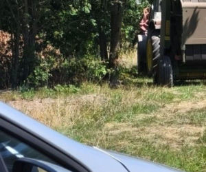 Tragedia podczas prac w polu. 70-latek zginął pod kołami ciągnika