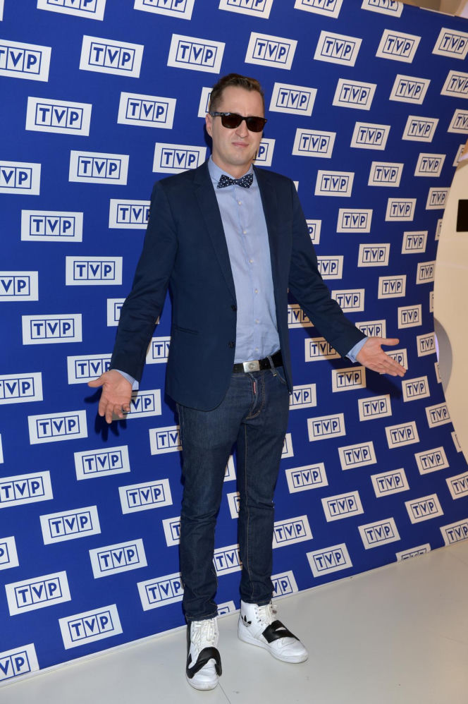 Tak na początku kariery wyglądał Piotr Kędzierski. Dziś trudno go rozpoznać na starych zdjęciach